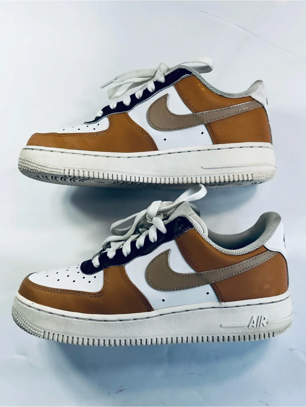Nike Air Force 1 Low ‘07 Light Brown White Sneakers #DD8969-100 Women’s Size:8